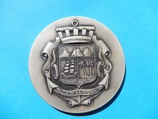 MEDAILLE  SAINT DENIS DE LA