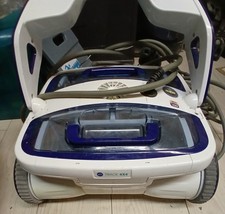 Robot nettoyeur piscine