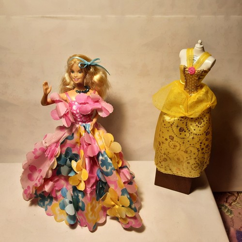 Poupée barbie année robe - poupée,