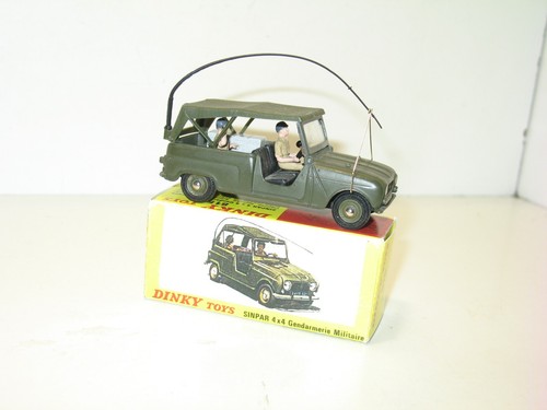 Dinky toys renault - dinky, 4l