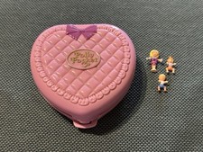 Polly Pocket Perfect Playroom With Figures/Avec Personnages Bluebird