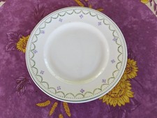 Assiette Plate Faience de Longwy Modèle Violetta 22cm Décor de Guirlandes Vertes