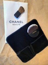 Mini Pochette Etui à Pinceaux en Velours Noir VIP GIF Chanel Beauté 
