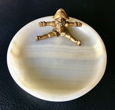 ancien vide poche ou baguier en albâtre avec ARLEQUIN en bronze