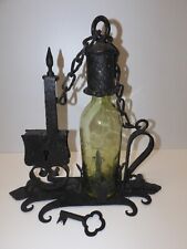 -RARE ANCIENNE CAVE A VIN FER Forgé avec sa clé pour 1 BOUTEILLE déco BAR  XXe D