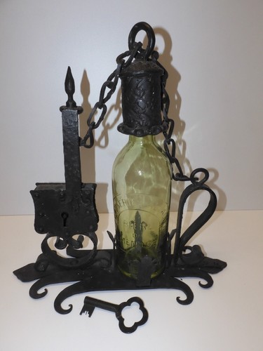 Rare ancienne cave vin fer - vin,