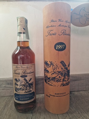 Rhum trois rivières 1997 - trois,