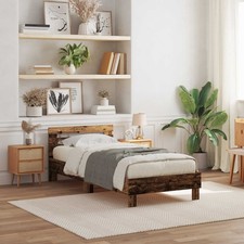 Cadre de lit avec des