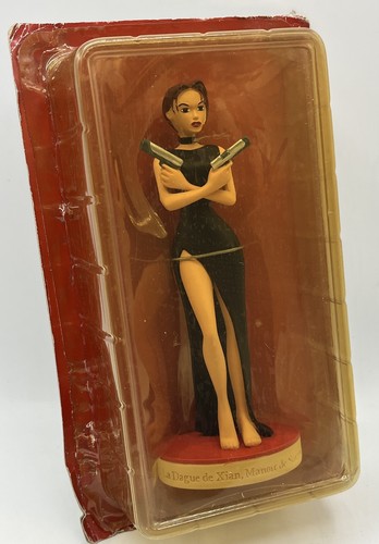 Figurine lara croft robe - croft,