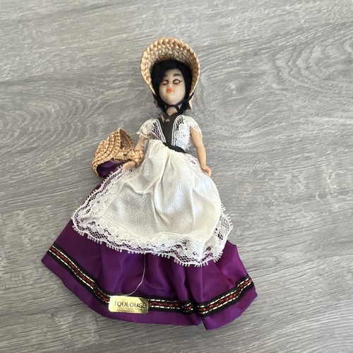 Poupée costume traditionnel