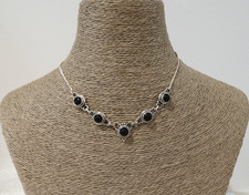 Collier en argent 925 serti de 5 cabochons ronds 6mm en onyx