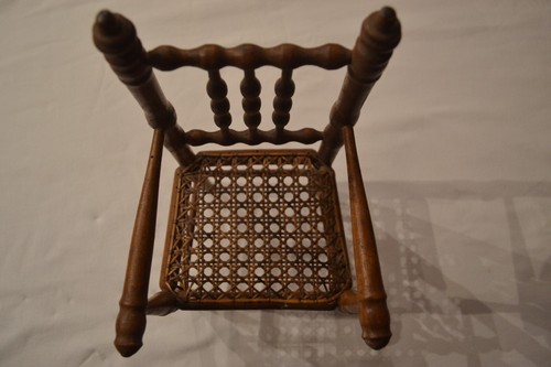 Ancien fauteuil poupee - de, bois