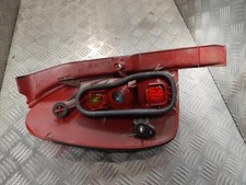 Feu arriere principal droit