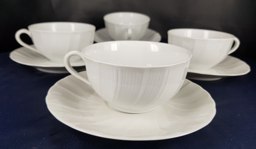 Lot 4 tasses et - de,