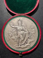 Superbe médaille 1argent 152g