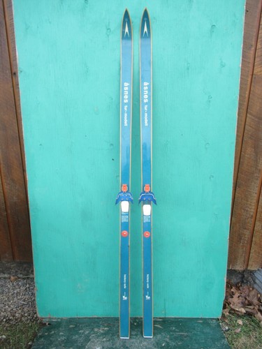 Vintage hickory wooden - vintage, 72"