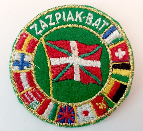 écusson zazpiak bat pays - Écusson,