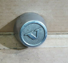 1 ENJOLIVEUR CENTRALE VOLVO A IDENTIFIER