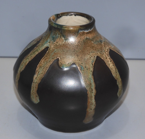 Joli vase leon pointu - vase, gres