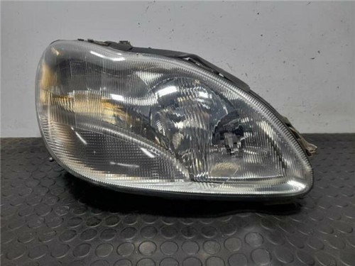 A2208200861 phare droit pour