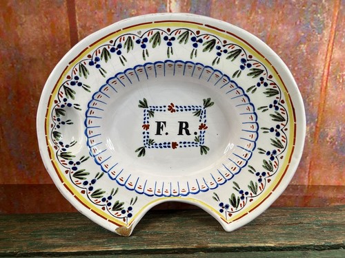 Plat barbe faience de - barbe,