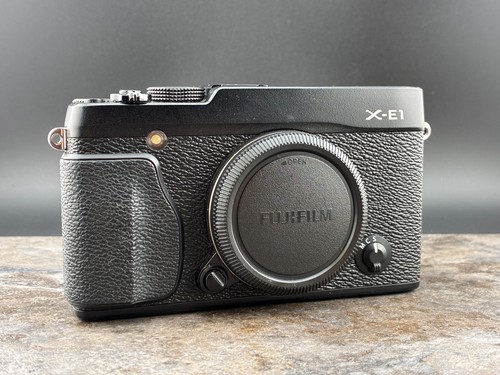 Fujifilm 16mp mirrorless - x-e1,