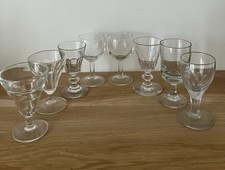 Lot De 8 Petits Verres À Pied