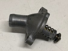 UN THERMOSTAT COUVERCLE CULASSE ARRIERE JC32A MOTO HONDA XLV 125 VARADERO 2010