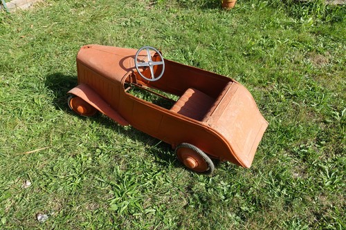 Voiture pédales ancienne - à,
