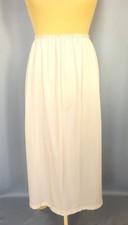 Joli Jupon long vintage satiné beige Pastunette Taille L FR44 US12 UK16 EU42