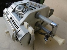 ancienne machine a calculer BRUNSVIGA 13RM 3313