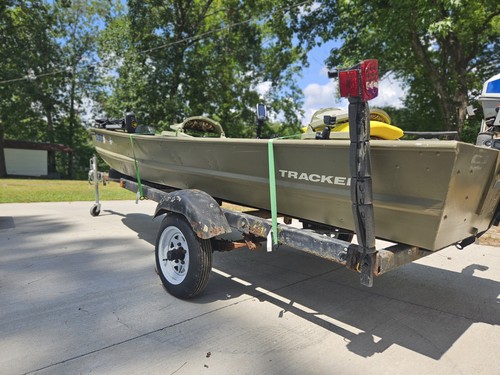 Tracker 14ft loaded two - tracker,
