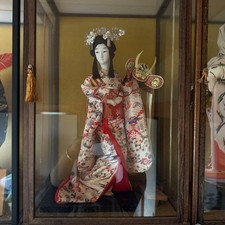 Poupée japonaise ancienne