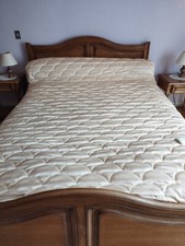 chambre à coucher - lit + 2 tables de nuit