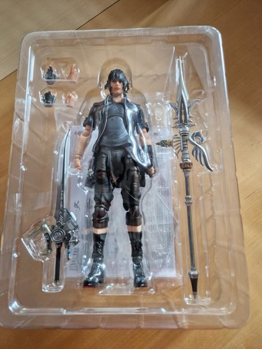 Figurine play arts kai - play, noctis