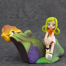 #F11-301 FIGURINE MEDICOS