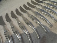 12 couteaux de table métal