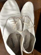 PETITS DERBY REPETTO CUIR BLANC T. 40  NETTES TRACES D'USURE  AU BOUT