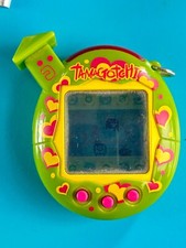 Tamagotchi Familitchi V5 2004 vert