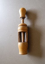 Ancienne Bouchonneuse à Main - Boucheuse à Vin - Bois