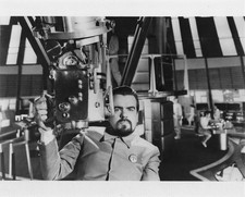 MICHAEL LONSDALE  JAMES BOND