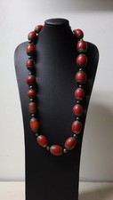 Ancien Collier ethnique Tibet perles rouges couvertes d’argent XXe siècle