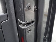 SERRURE DE PORTE AVANT DROITE