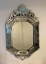 miroir vénitien octogonale à pare clause glace biseauté . XX siècle .