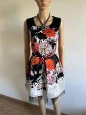 Robe fleurie sans manches