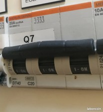 Disjoncteur triphasé 20A