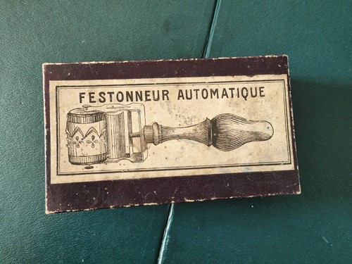 Ancien festonneur automatique - festonneur,