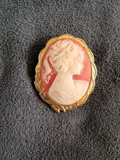 Broche ancienne camée coquillage ovale métal doré