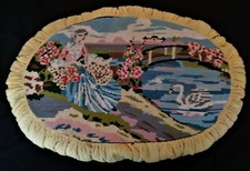 Coussin tapisserie aux petits