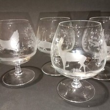 Cognac 4 verres en Cristal gravés des Animaux de la Chasse hauteur 10 cm 20e